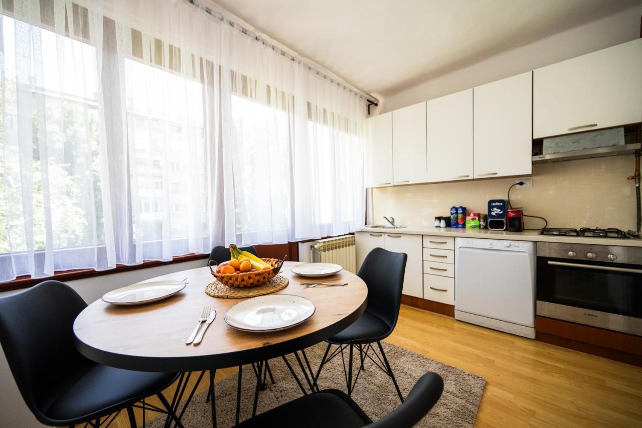 Cozy One-Bedroom Apartment Near City Center Szarajevó Kültér fotó