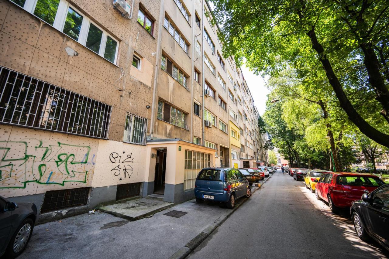 Cozy One-Bedroom Apartment Near City Center Szarajevó Kültér fotó