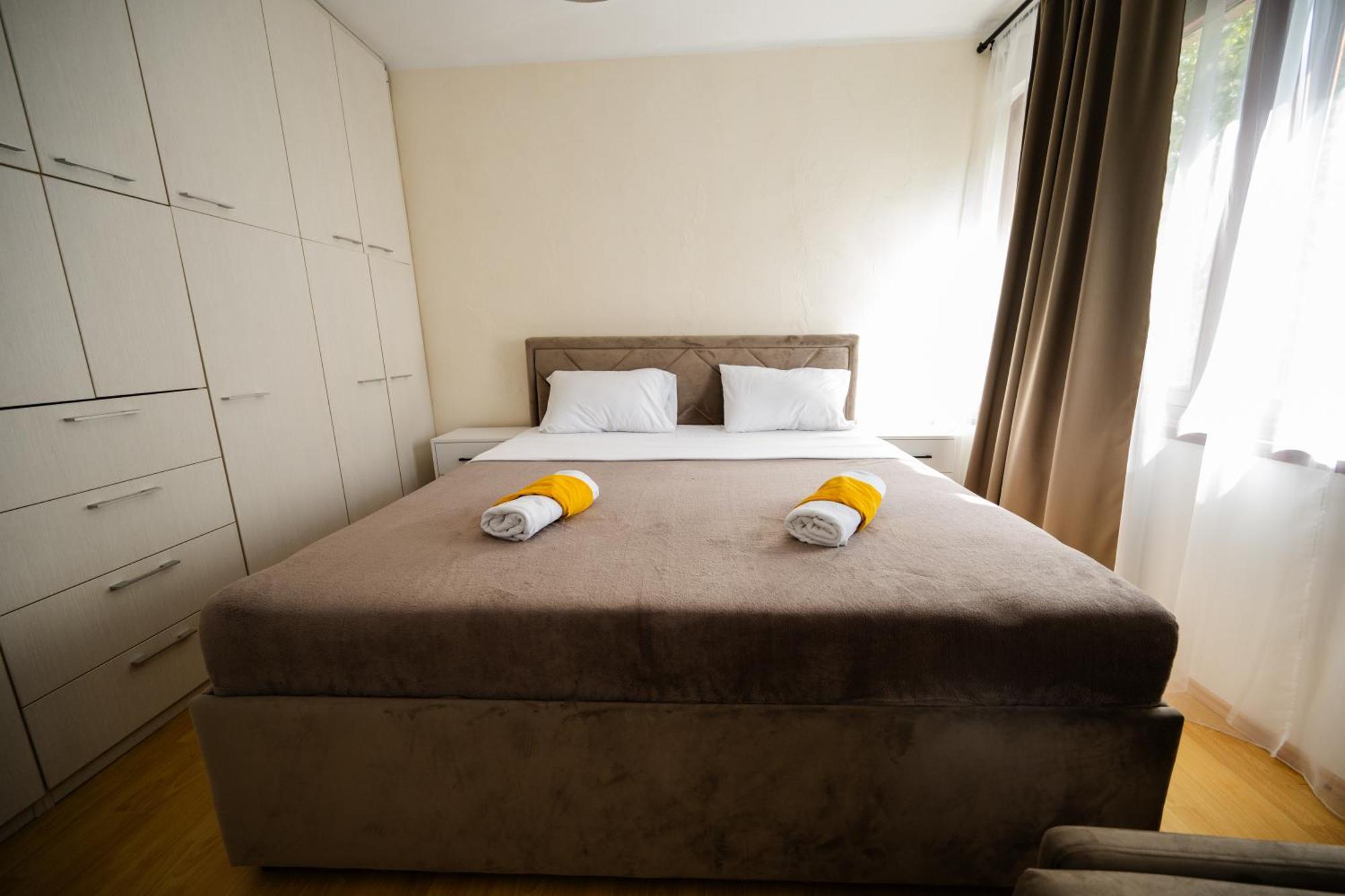 Cozy One-Bedroom Apartment Near City Center Szarajevó Kültér fotó