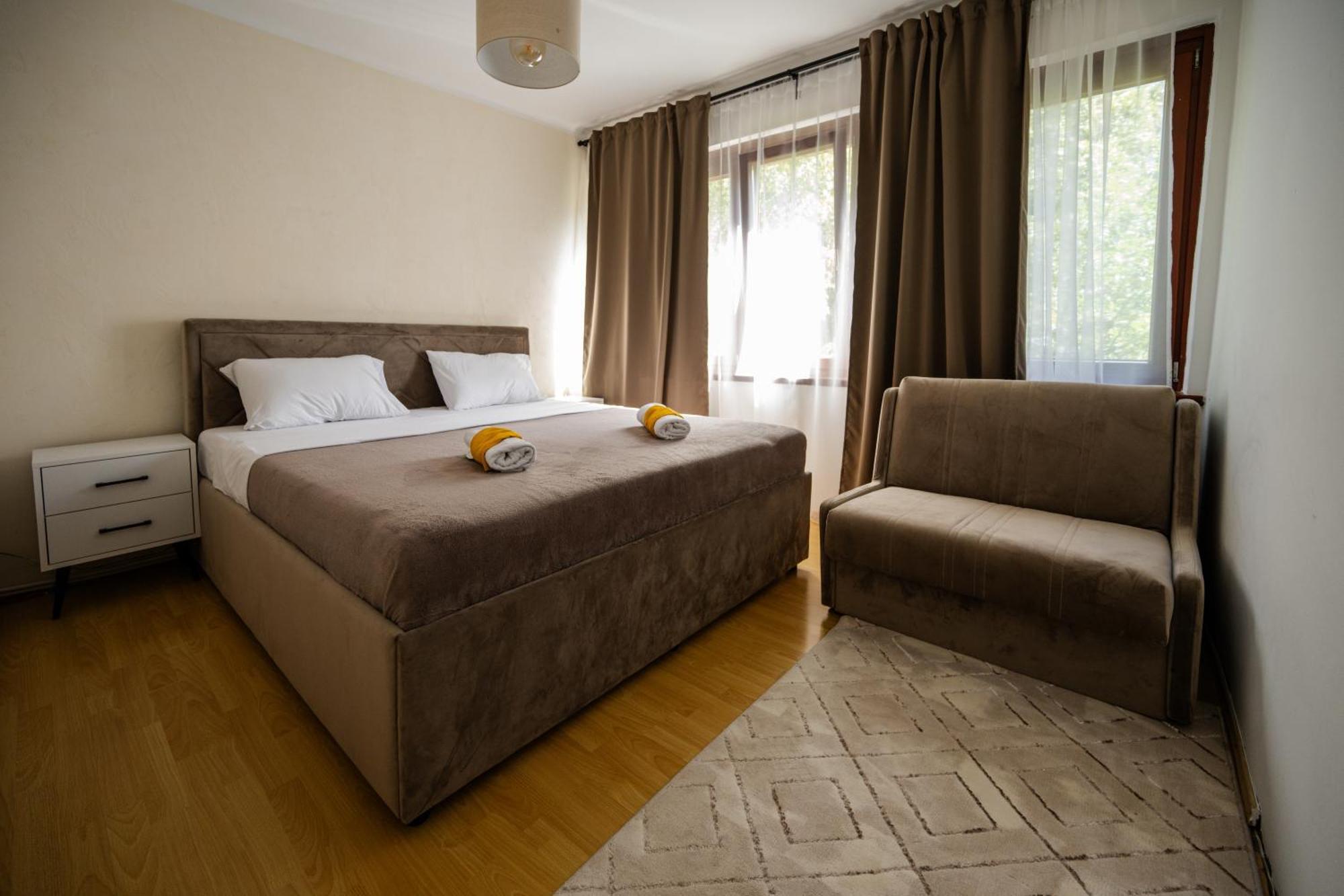 Cozy One-Bedroom Apartment Near City Center Szarajevó Kültér fotó
