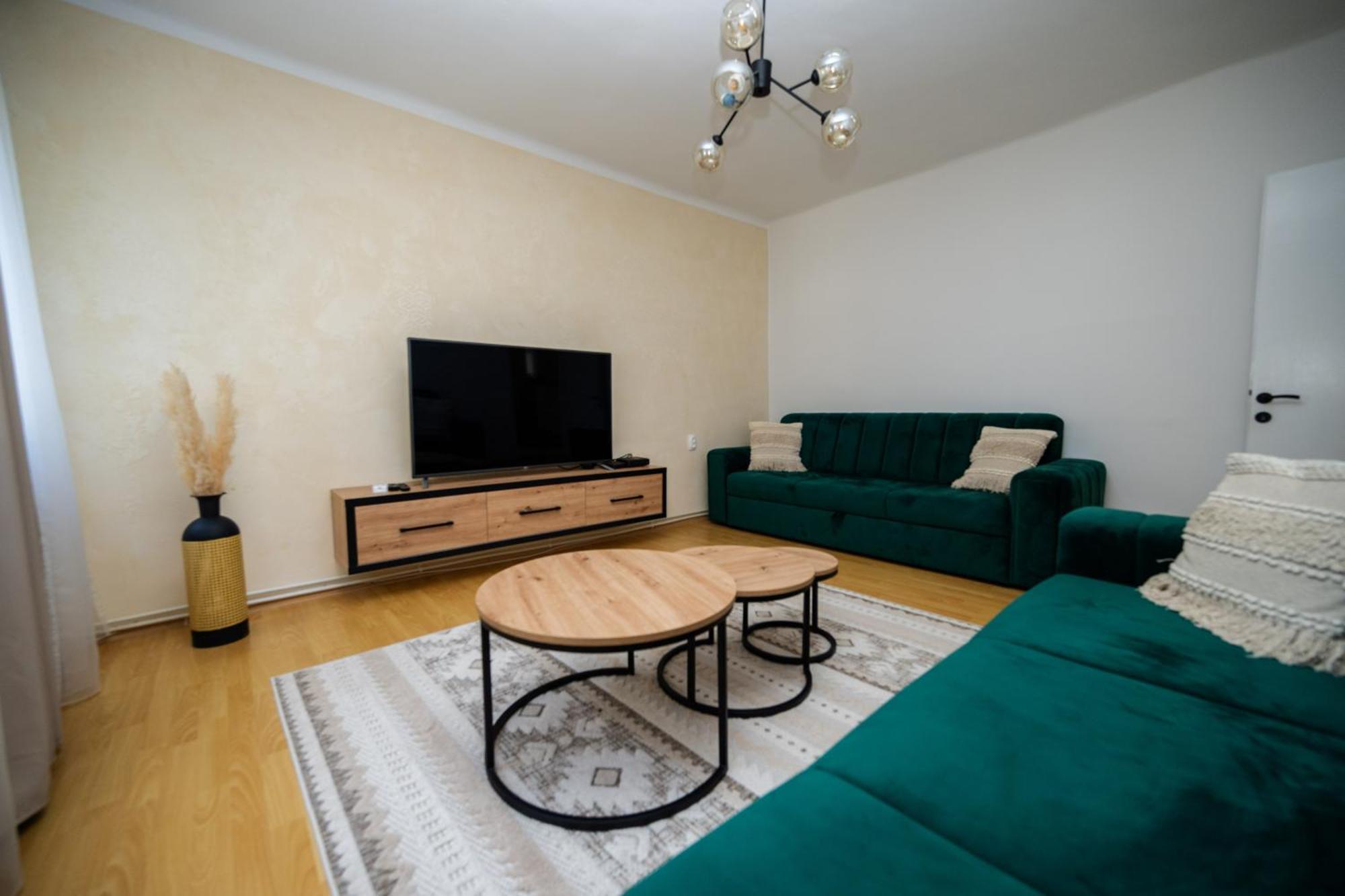 Cozy One-Bedroom Apartment Near City Center Szarajevó Kültér fotó